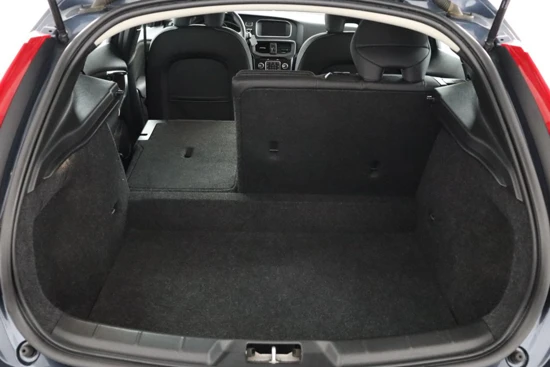 Volvo V40 T2 Nordic+ | Stoelverwarming | Climate Control | High Performance Audio | Cruise Control | Parkeersensoren achterzijde |