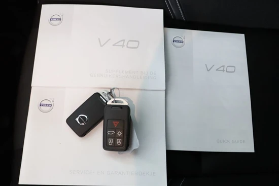 Volvo V40 T2 Nordic+ | Stoelverwarming | Climate Control | High Performance Audio | Cruise Control | Parkeersensoren achterzijde |