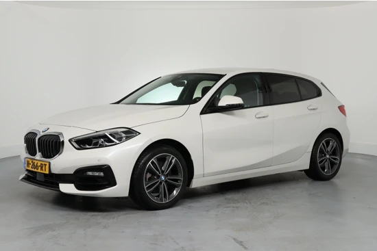 BMW 1 Serie 118i Executive Edition | 1e Eigenaar! | LED | Sportstoelen | Clima | Navi | Parkeersensoren V+A | Lichtmetalen Velgen