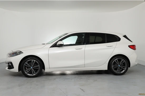 BMW 1 Serie 118i Executive Edition | 1e Eigenaar! | LED | Sportstoelen | Clima | Navi | Parkeersensoren V+A | Lichtmetalen Velgen