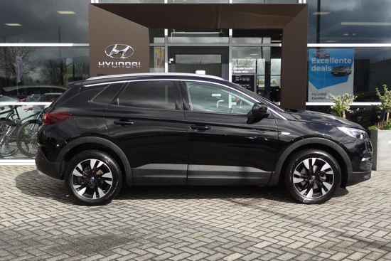 Opel Grandland X 1.2 Turbo Innovation Automaat | Stoel + Stuur verwarming | Camera | Trekhaak | Dodehoek Sensoren| | 18 Inch LM | Elektr. Achterk