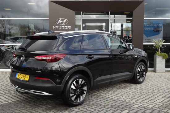 Opel Grandland X 1.2 Turbo Innovation Automaat | Stoel + Stuur verwarming | Camera | Trekhaak | Dodehoek Sensoren| | 18 Inch LM | Elektr. Achterk