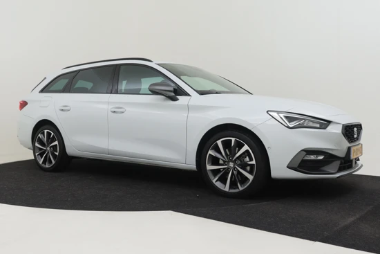 SEAT Leon Sportstourer 1.4 TSI eHybrid PHEV 204PK FR | Achteruitrijcamera | Adaptieve Cruise Control | Stoel + Stuurverwarming | App-Connect | DAB | Na