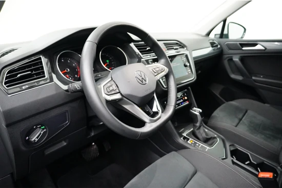 Volkswagen Tiguan 1.5 TSI 150PK DSG Life |Ergo Stoelen| Trekhaak| Camera| Stoelverwarming| App|