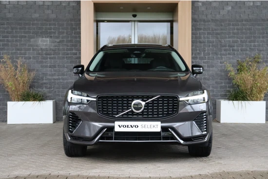 Volvo XC60 T6 AWD Recharge Pus Dark Long Range | Trekhaak | Adaptieve Cruise Control | Stoelverwarming voor+achter | Stuurwielverwarming |