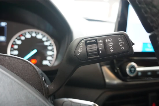 Ford EcoSport 1.0 EcoBoost 100pk Connected | Lichtmetalen Velgen | Parkeersensoren Voor & Achter | Apple/Android Carplay
