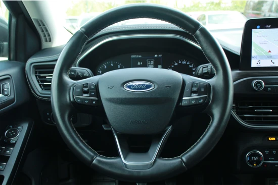 Ford Focus Wagon 1.0EB VIGNALE | LEDER | ELEKT. STOELEN | NAVI | CLIMA | WINTERPACK | HEAD-UP | AUTO. INPARKEREN | PARK SENS V+A | FULL LED