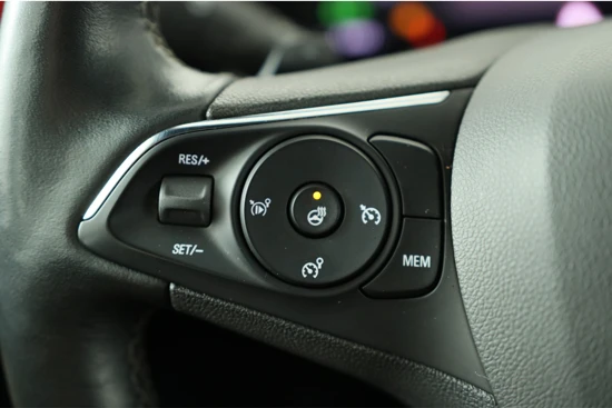 Opel Mokka GS Line Automaat | LED | ECC | Navigatie | Stuurverwarming | Camera | Cruise | Parkeersensoren V+A | Lichtmetalen Velgen