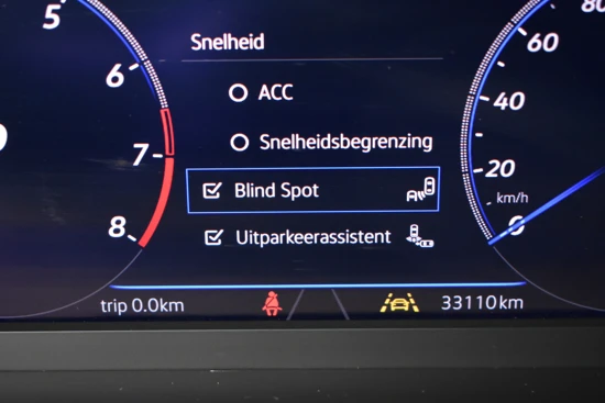 Volkswagen T-Roc Cabrio 1.5 TSI 150PK R-Line AUT/DSG | 100% Dealeronderhouden | Stoelverwarming | Achteruitrijcamera | LED Koplampen | Navigatie | Digit