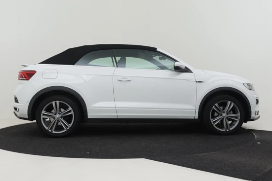 Volkswagen T-Roc Cabrio 1.5 TSI 150PK R-Line AUT/DSG | 100% Dealeronderhouden | Stoelverwarming | Achteruitrijcamera | LED Koplampen | Navigatie | Digit