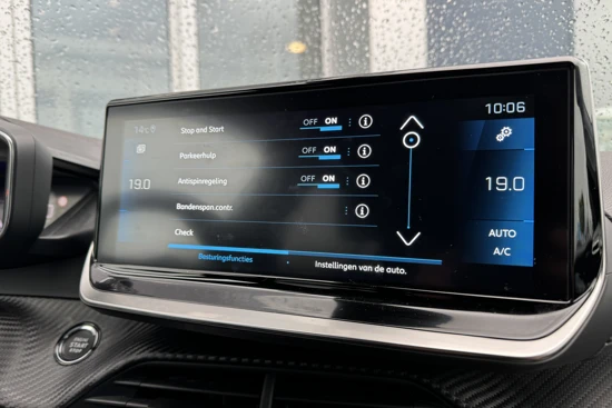 Peugeot 2008 1.2 PureTech Allure Pack | Cruise Control | PDC achter | Navi | Carplay