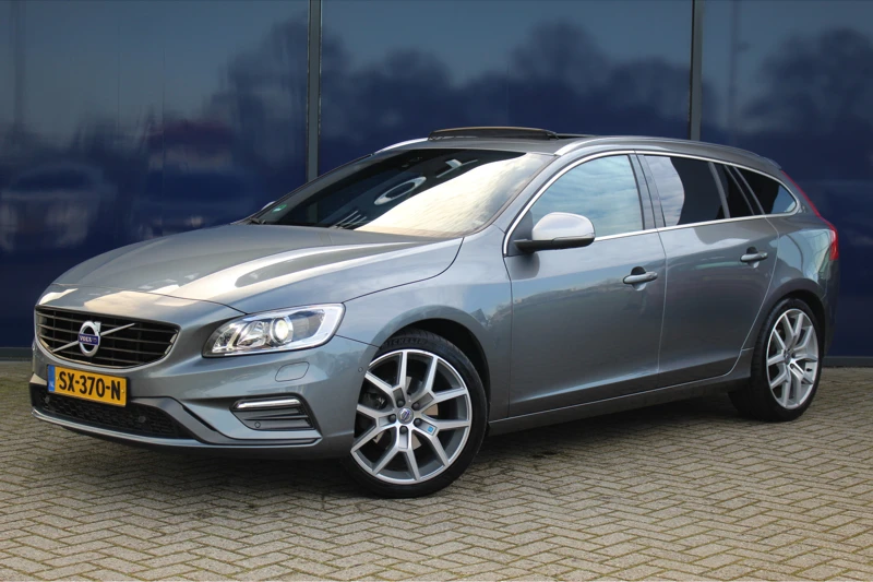 Volvo V60 2.0 T4 Business Sport Aut. | Leder | Schuifdak | 19" Polestar velgen | Trekhaak | Camera | Standkach