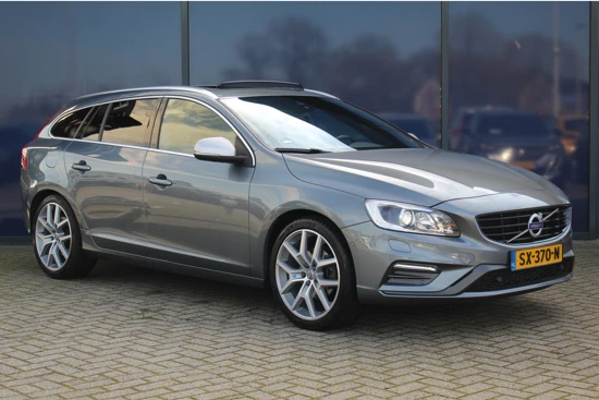 Volvo V60 2.0 T4 Business Sport Aut. | Leder | Schuifdak | 19" Polestar velgen | Trekhaak | Camera | Standkach