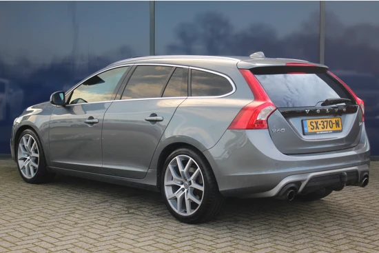 Volvo V60 2.0 T4 Business Sport Aut. | Leder | Schuifdak | 19" Polestar velgen | Trekhaak | Camera | Standkach