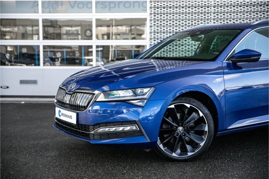 Škoda Superb Combi 1.4TSI 218pk PHEV Laurin & Klement | Panoramadak | Lederen bekleding | Trekhaak | Stoelventilatie |