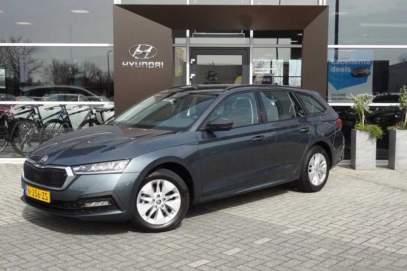 Škoda Octavia Combi 1.0 e-TSI Business Edition | AUTOMAAT | NAVIGATIE | PARKEERSENSOREN | CLIMATE CONTROL | ALL-SEASON-BANDEN