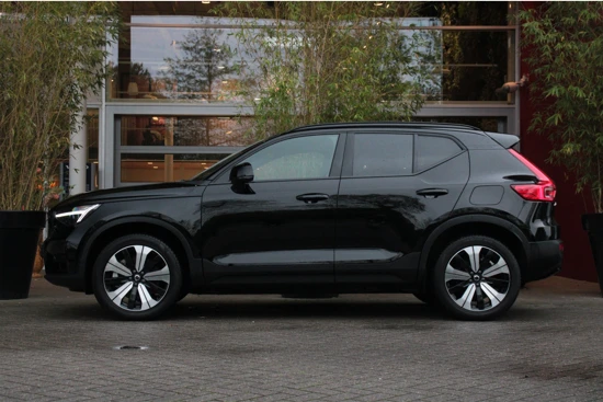 Volvo XC40 Recharge Core 70 kWh | Trekhaak | Achteruitrijcamera | Cruise Control | Stuur- en stoelverwarming | DAB-radio | LED-verlichting