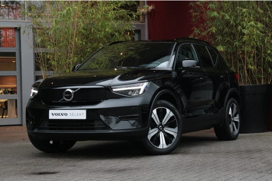 Volvo XC40 Recharge Core 70 kWh | Trekhaak | Achteruitrijcamera | Cruise Control | Stuur- en stoelverwarming | DAB-radio | LED-verlichting