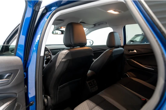 Opel Grandland X 1.2 Turbo Business Executive | Denon Sound | Camera | Climate Controle | Navigatie | AGR Stoelen |