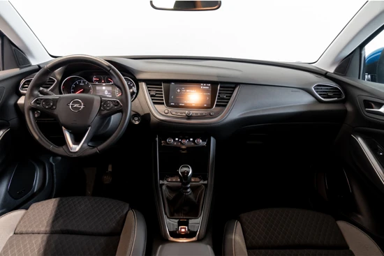 Opel Grandland X 1.2 Turbo Business Executive | Denon Sound | Camera | Climate Controle | Navigatie | AGR Stoelen |