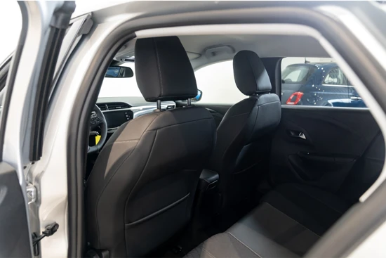Opel Corsa 1.2 Turbo 100 PK Elegance | Navigatie | Climate Controle | Donker Glas | Parkeersensoren |