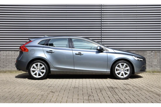 Volvo V40 T3 GTR INSCRIPTION | PANORAMADAK |PARKEERVERWARMING | LEDER | MEMORY | PDC V+A | KEYLESS | TREKHAAK