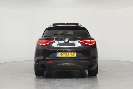 Alfa Romeo Stelvio 2.0 T AWD B-Tech | Dealer Onderhouden! | Open Dak | Leder | Memory Zetels | Harmand/Kardon | Cruise Adaptive | BLIS | Navi | Cli