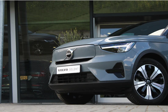 Volvo XC40 Recharge Core | Climate-Pack: Warmtepomp | Stoelverwarming | Getint Glas | 19 inch i.c.m. All Season Banden