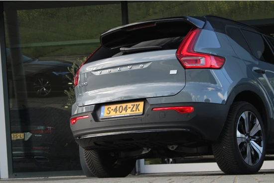 Volvo XC40 Recharge Core | Climate-Pack: Warmtepomp | Stoelverwarming | Getint Glas | 19 inch i.c.m. All Season Banden