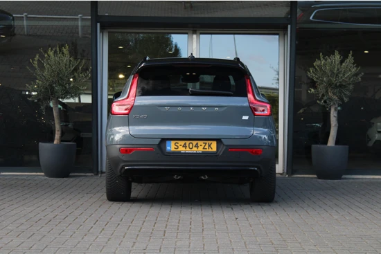 Volvo XC40 Recharge Core | Climate-Pack: Warmtepomp | Stoelverwarming | Getint Glas | 19 inch i.c.m. All Season Banden