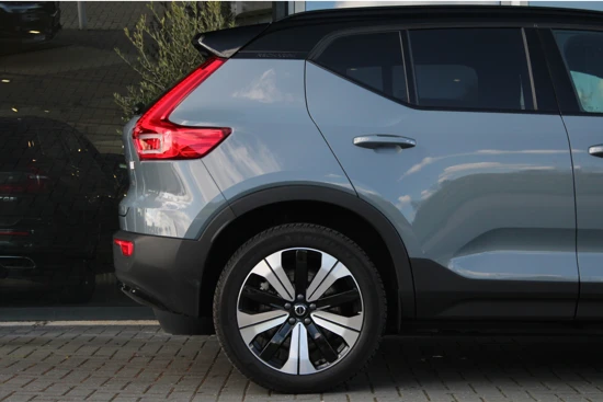 Volvo XC40 Recharge Core | Climate-Pack: Warmtepomp | Stoelverwarming | Getint Glas | 19 inch i.c.m. All Season Banden