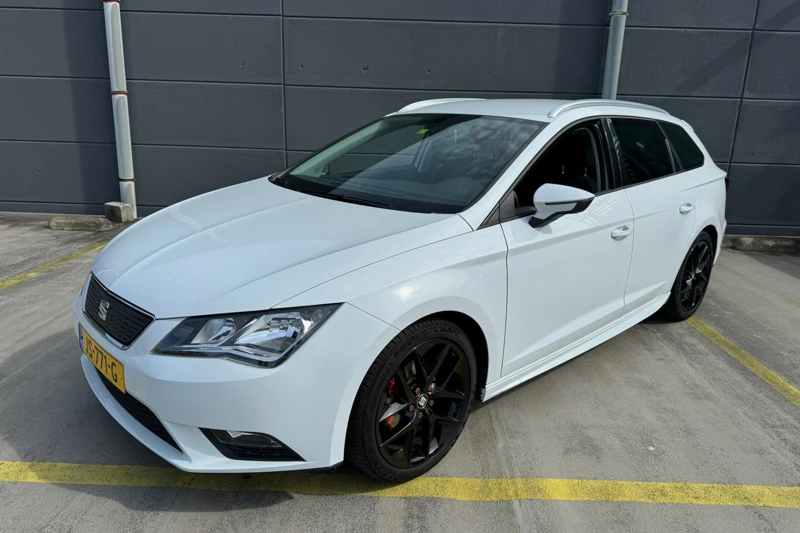 SEAT Leon Sportstourer Style Connected 1.0 115 pk EcoTSI