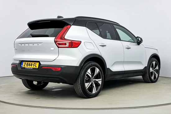 Volvo XC40 T4 R-design | Park Assist Pack | Alcantara | Getint glas | Verwarmbare voorruit | Draadloos laden |