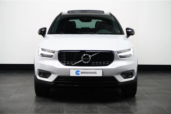 Volvo XC40 T4 R-design | Park Assist Pack | Alcantara | Getint glas | Verwarmbare voorruit | Draadloos laden |