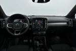 Volvo XC40 T4 R-design | Park Assist Pack | Alcantara | Getint glas | Verwarmbare voorruit | Draadloos laden |