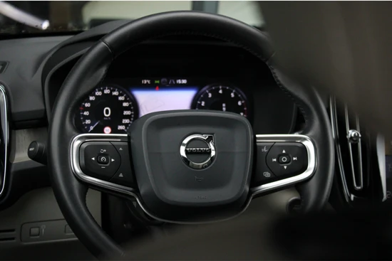 Volvo XC40 T4 Inscription | Panoramadak | Camera | Cruise Control | 18 Inch | BLIS | Trekhaak