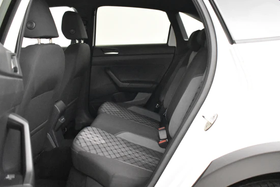 Volkswagen Taigo 1.0 TSI 111pk R-Line | Automaat | 100% Dealeronderhouden | Fabrieksgarantie tot juli 2026 | Achteruitrijcamera | Navigatie | Par