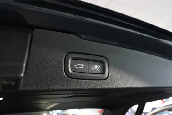 Volvo V60 T6 AWD Recharge Ultimate Bright Long Range | Nieuw! | 360° Camera | Head-Up Display | Harman Kardon | Schuifdak | Stoelventilati