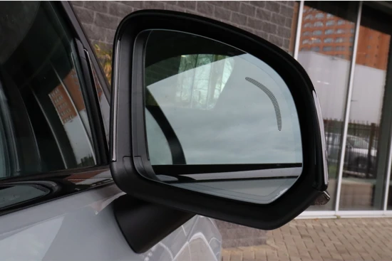 Volvo XC40 Single Motor Extended Range Ultimate | 360° Camera | 20 Inch | Extra getint glas achter | Harman Kardon | Mictrotech Nubuck/Text