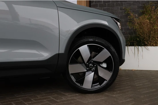 Volvo XC40 Single Motor Extended Range Ultimate | 360° Camera | 20 Inch | Extra getint glas achter | Harman Kardon | Mictrotech Nubuck/Text