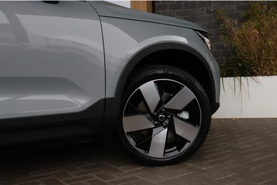 Volvo XC40 Single Motor Extended Range Ultimate | 360° Camera | 20 Inch | Extra getint glas achter | Harman Kardon | Mictrotech Nubuck/Text