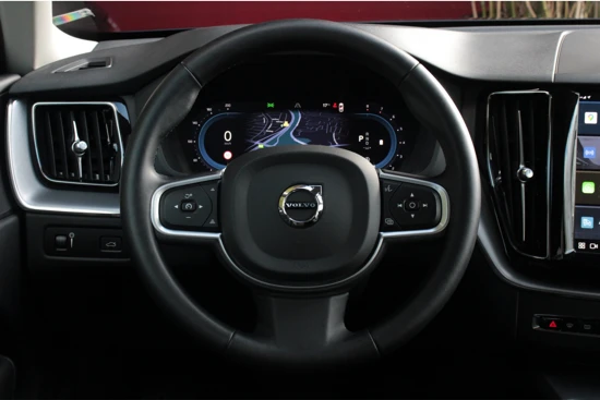 Volvo XC60 B5 Momentum Business | Adaptive Cruise | Stoel/stuurverwarming | Memory seats | Camera | Trekhaak