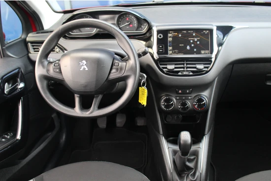 Peugeot 208 1.2 82PK BLUE LION | Carplay | Navi | Cruise | Trekhaak | Airco | PDC |