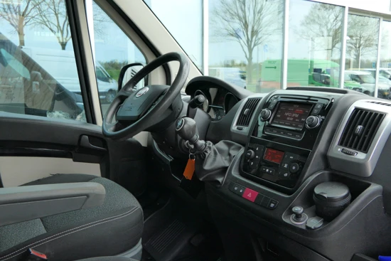 Fiat Ducato 33 2.3 MultiJet L2H2 150pk! | Camera | Navigatie | Climate control | Betimmering | Trekhaak