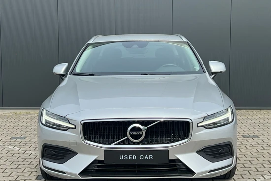 Volvo V60 2.0 T4 Pro | Leder | DAB | Camera | Trekhaak | Adaptive Cruise | BLIS | Stoelverwarming | Verwarmde Voorruit