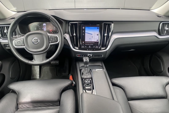 Volvo V60 2.0 T4 Pro | Leder | DAB | Camera | Trekhaak | Adaptive Cruise | BLIS | Stoelverwarming | Verwarmde Voorruit