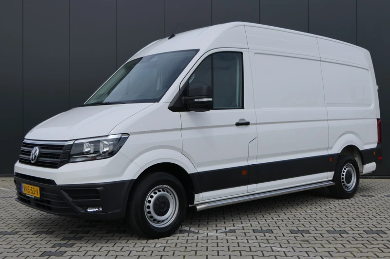 Volkswagen Crafter 30 2.0 TDI 140pk L3H3 Comfortline | Betimmering | Trekhaak | Parkeersensoren | Compleet