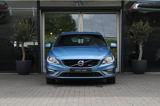 Volvo V60 T4 R-Design | Navigatie | Leder-Alcantara | Cruise Control | Climate Control | 18 Inch