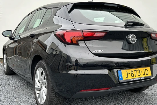 Opel Astra Astra 1.2 110pk | Navigatie | All season banden | AGR bestuurdersstoel | Parkeersensoren voor + achter | Climate control |