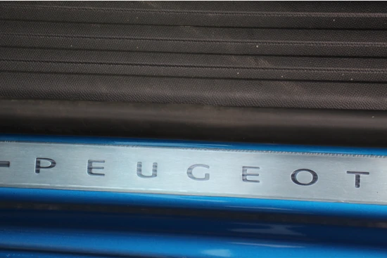 Peugeot e-2008 EV GT Pack 50 kWh